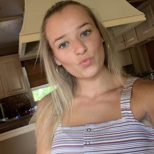 Meet your Posher, Brittany